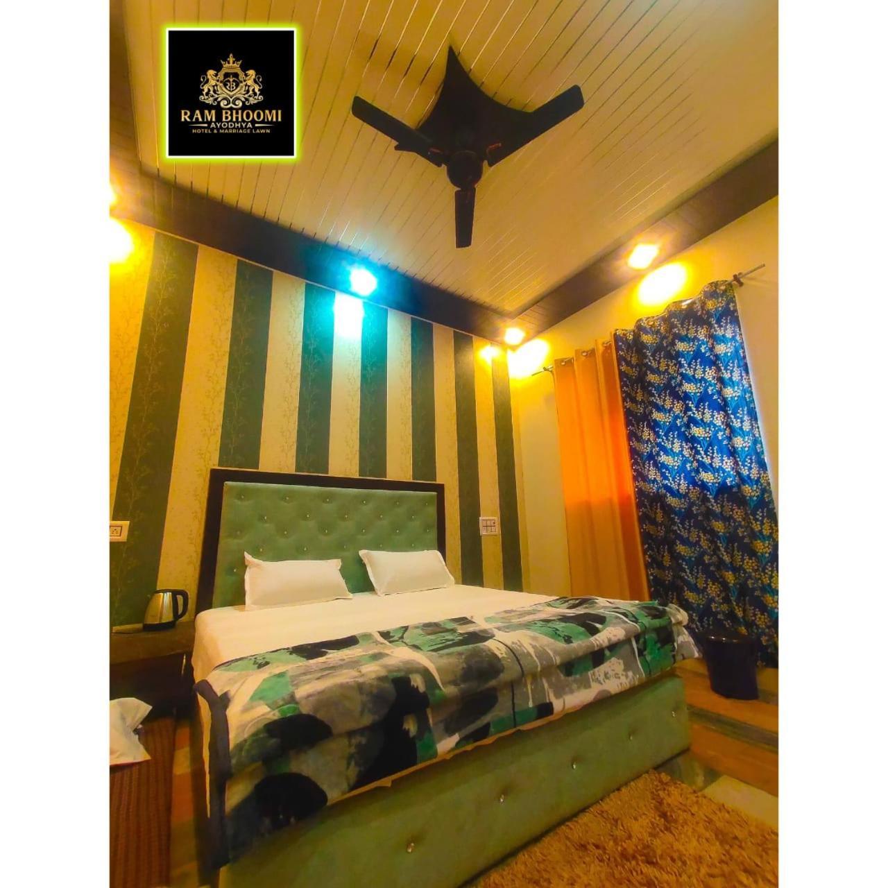 Hotel Rambhoomi Ayodhya エクステリア 写真