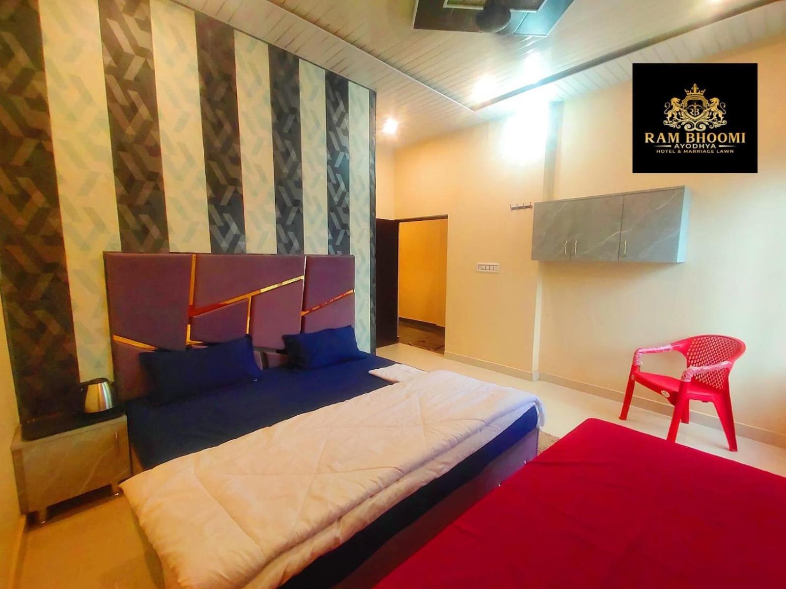 Hotel Rambhoomi Ayodhya エクステリア 写真