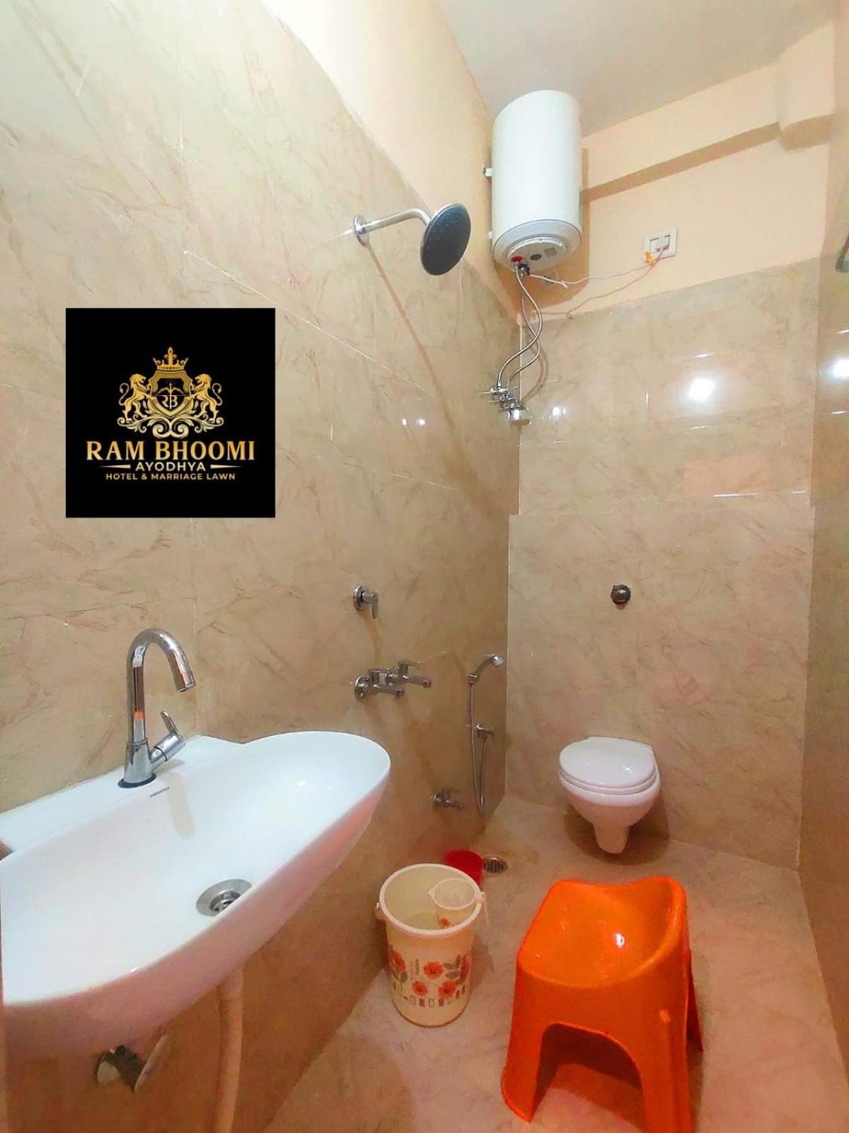 Hotel Rambhoomi Ayodhya エクステリア 写真